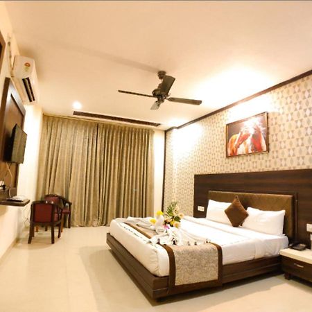 Hotel Badrika Inn Rewa ภายนอก รูปภาพ