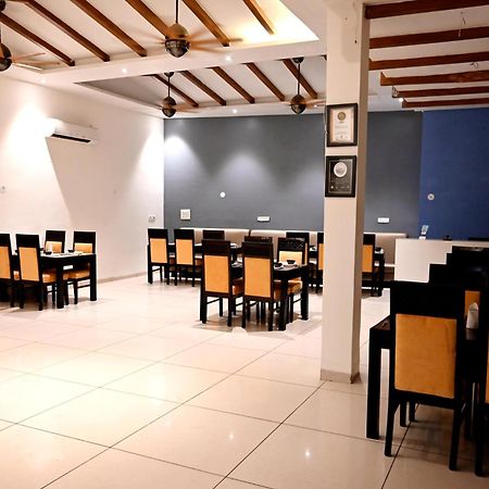 Hotel Badrika Inn Rewa ภายนอก รูปภาพ