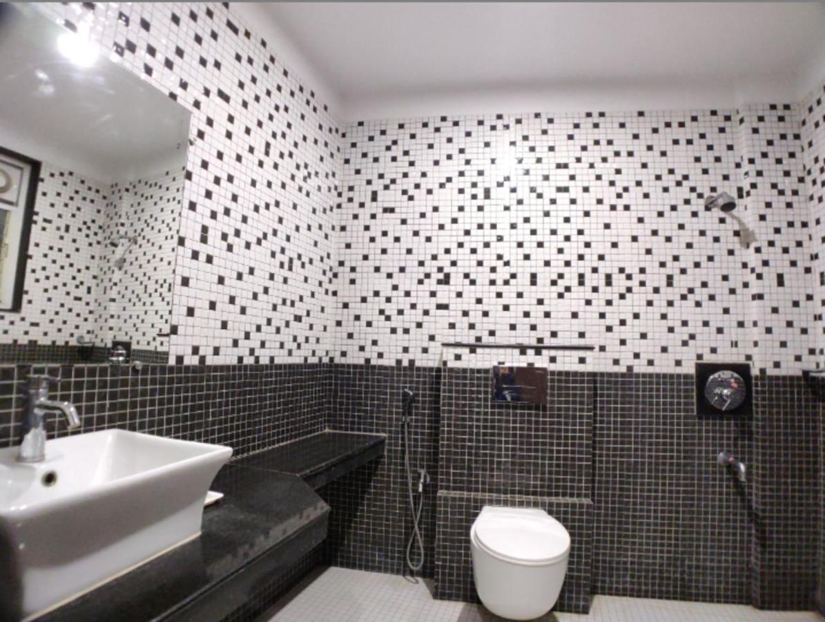 Hotel Badrika Inn Rewa ภายนอก รูปภาพ