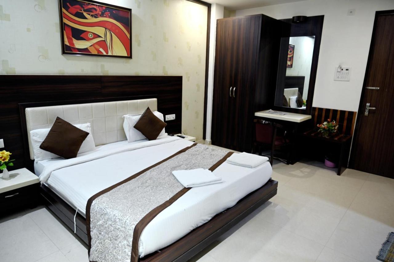 Hotel Badrika Inn Rewa ภายนอก รูปภาพ