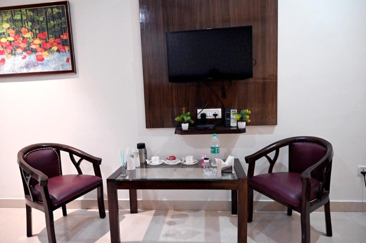 Hotel Badrika Inn Rewa ภายนอก รูปภาพ