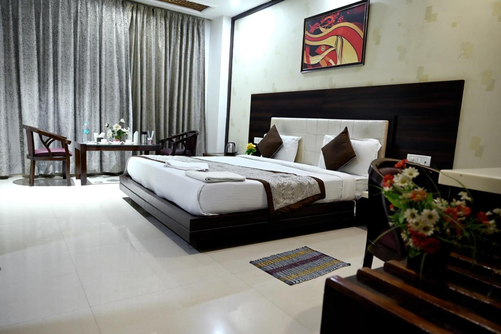 Hotel Badrika Inn Rewa ภายนอก รูปภาพ